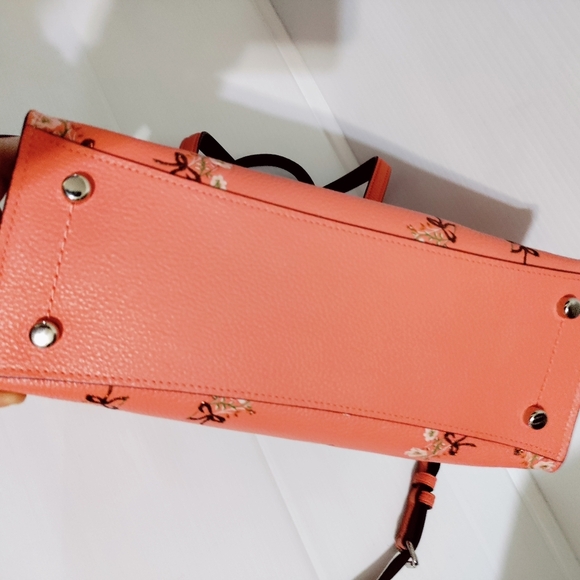 Coach Charlie Carryall 28 With Floral Print - Picture 7 of 16